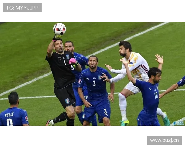 博努奇与范迪克防守策略偏向分散，体系统筹更显差异