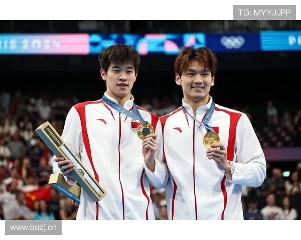 徐嘉余训练完直接拎着爱马仕去吃路边摊？