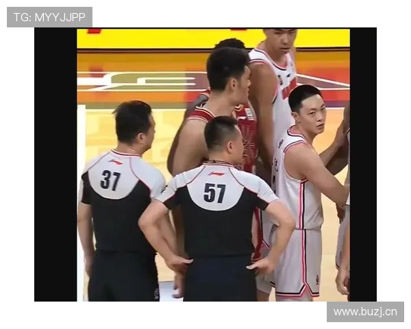 什么是五秒违例？比赛中这种常见的发球违例如何判定？